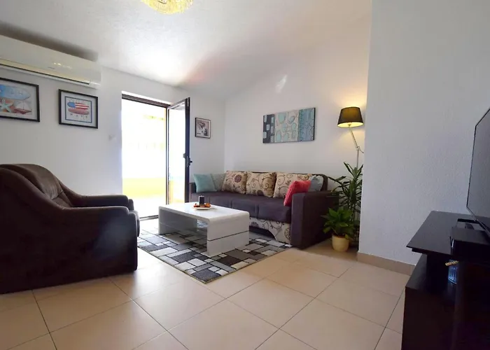 Zrinka 2 By Interhome Apartamento