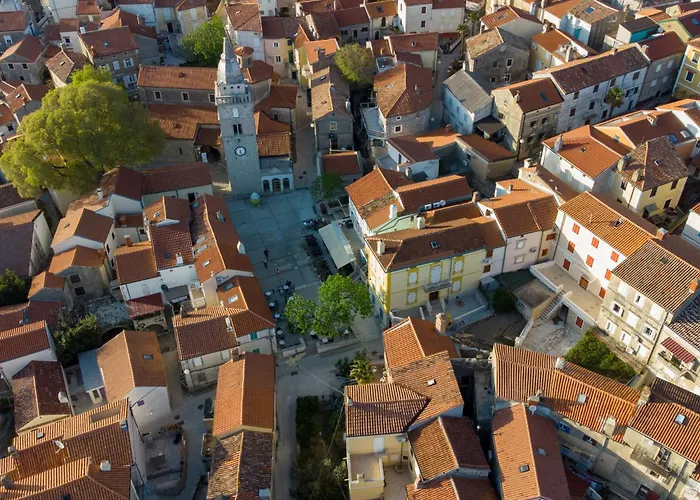 Zrinka 2 By Interhome Omišalj